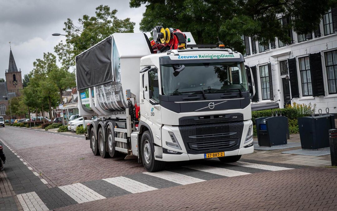 Zeeuwse Reinigingsdienst zamelt glas in met nieuwe Volvo FM