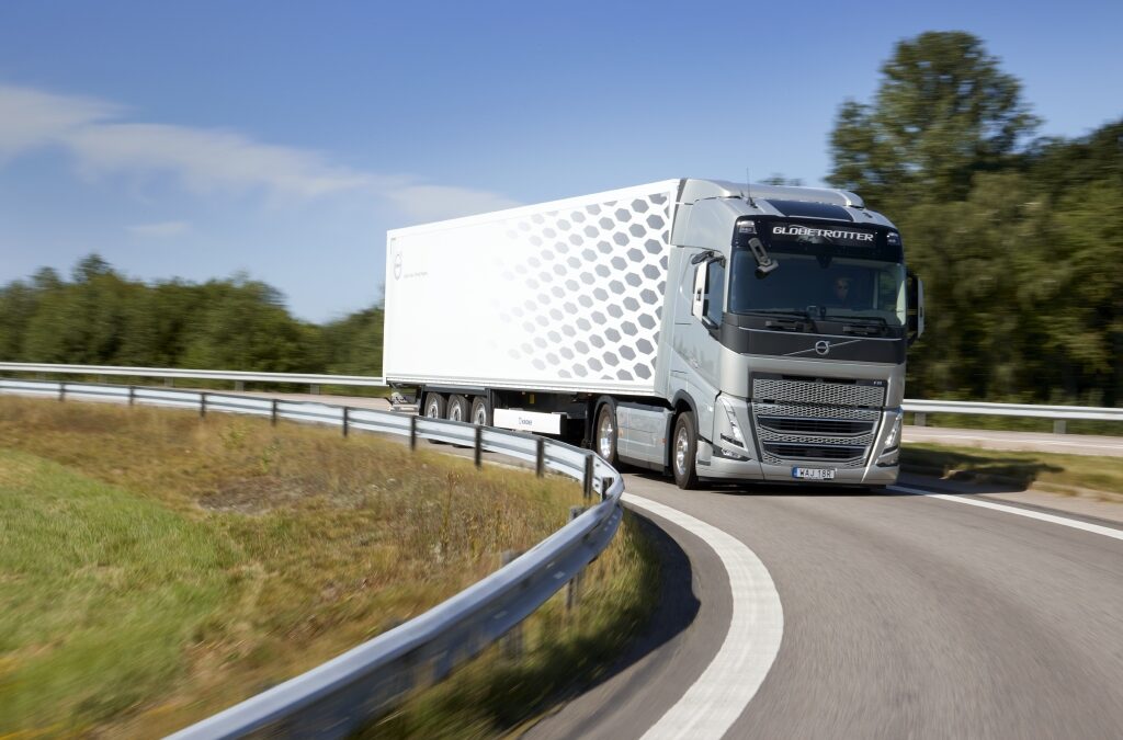 Recordjaar voor Volvo Trucks in 2022 – ongekend hoge volumes en toename van marktaandeel in 41 landen